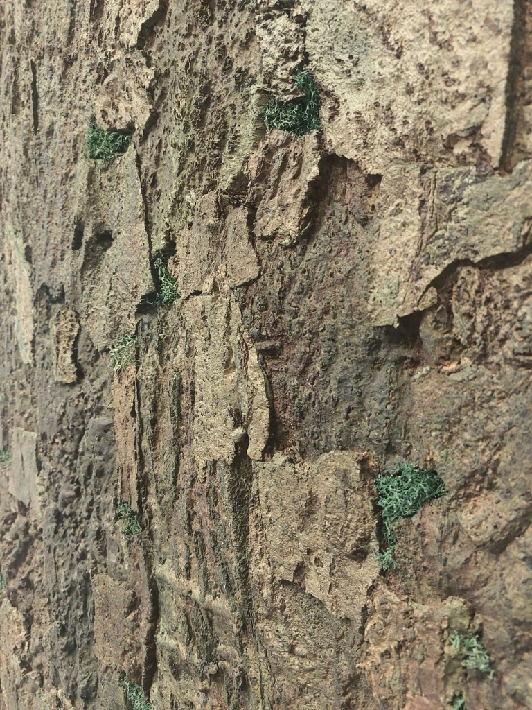 Skin tree green detail.webp
